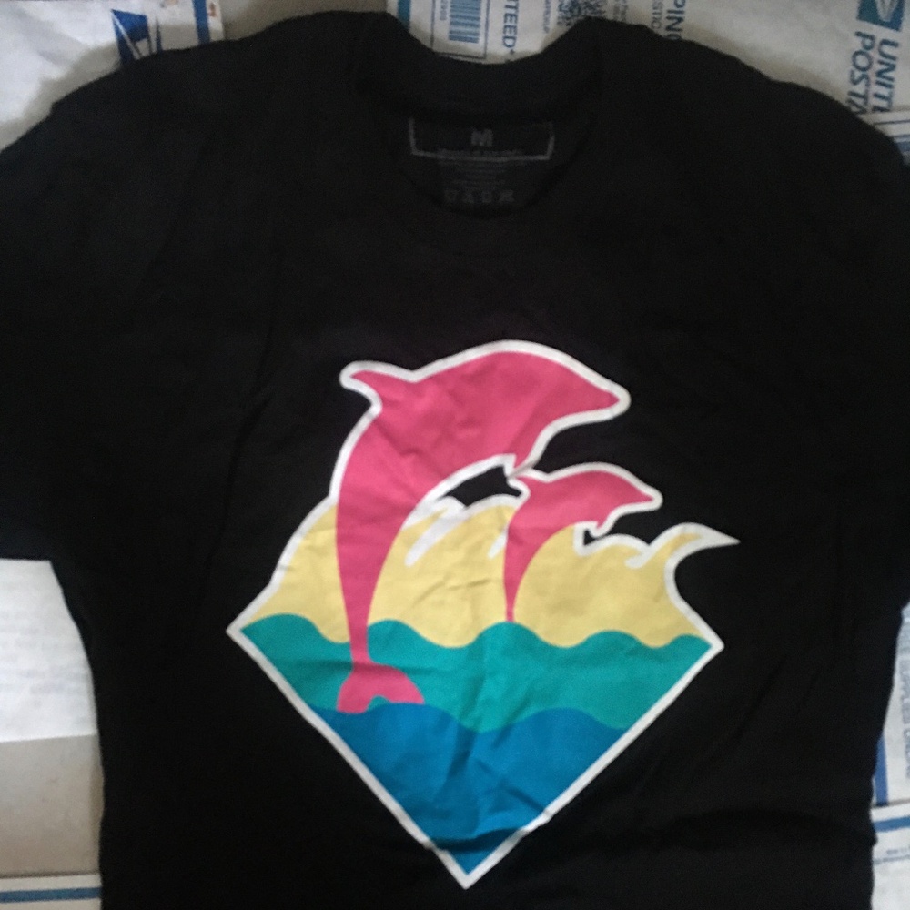 Men’s Pink Dolphin Clothing Logo Black Vintage Short Sleeve T-Shirt Size Medium